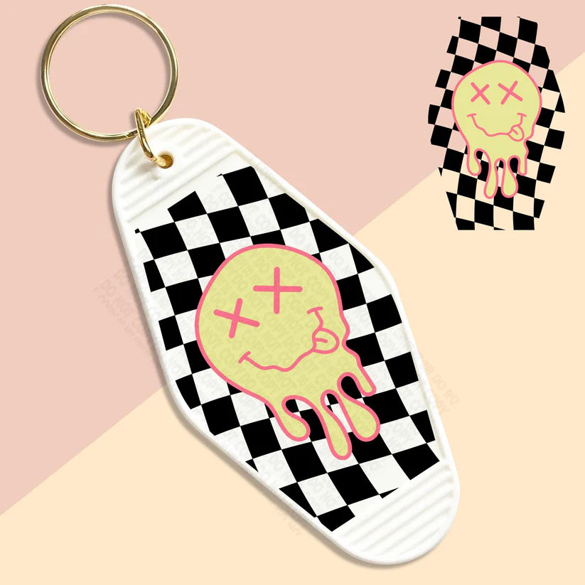 PREPPY CHECKER SMILEY - MOTEL KEYCHAIN