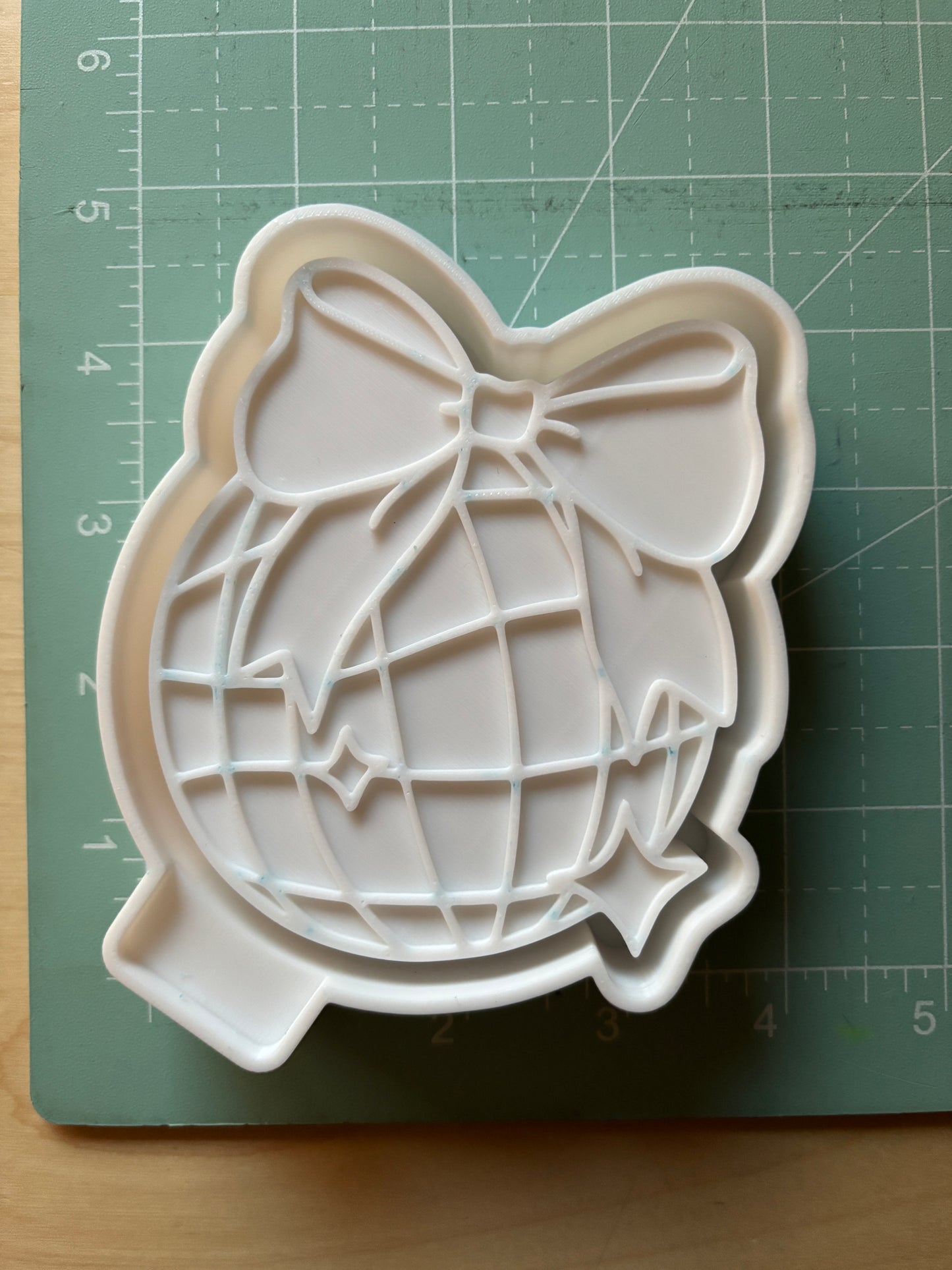 DISCO BALL WITH BOW -FRESHIE MOLD