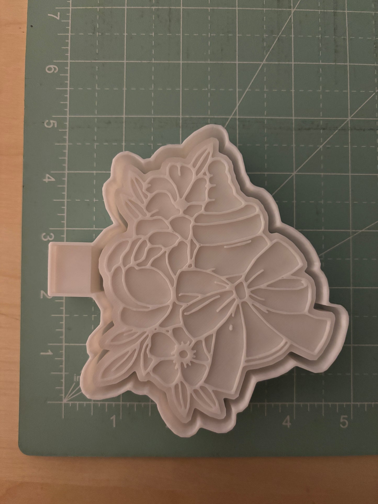 BABY BOTTLE WITH FLOWERS -FRESHIE MOLD