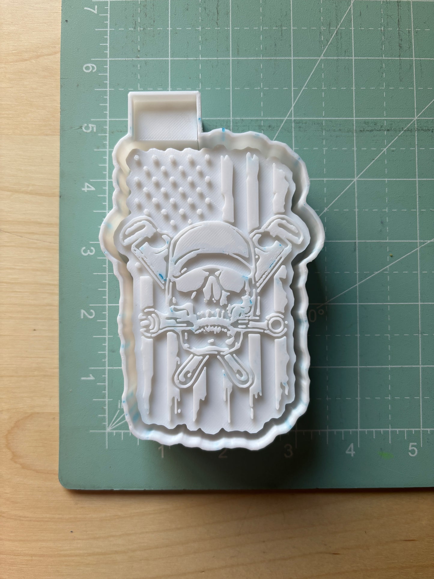 PIPEFITTER FLAG -FRESHIE MOLD