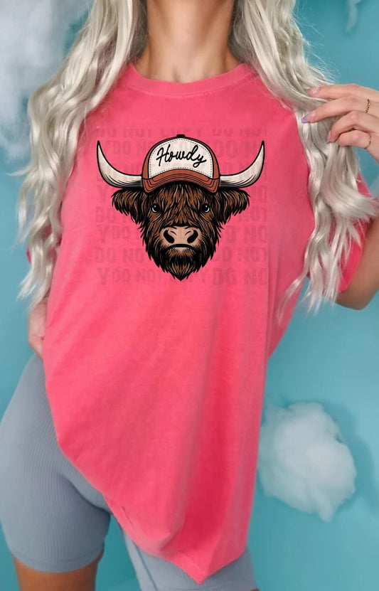 T-SHIRT - HOWDY HIGHLAND COW