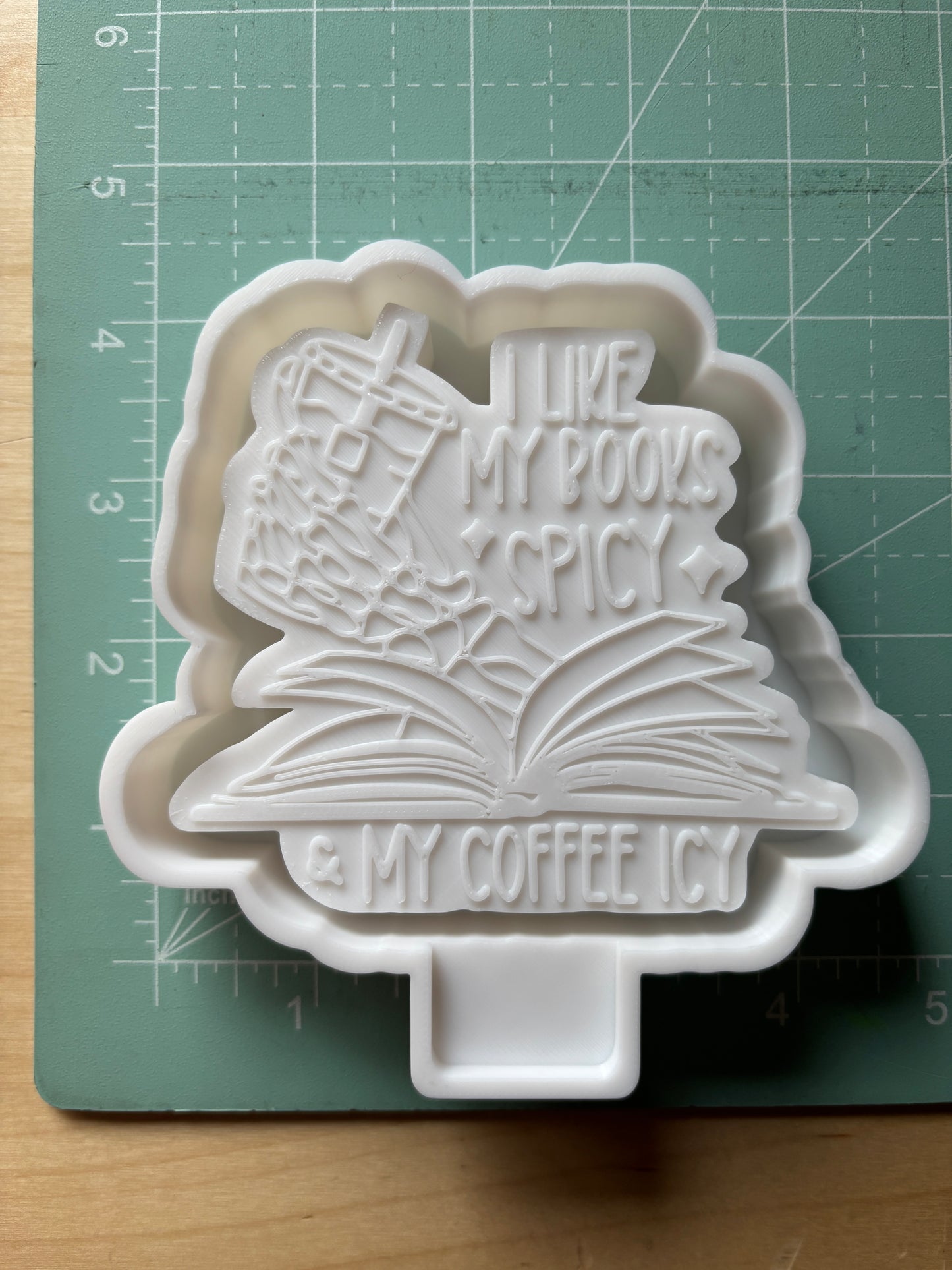 SPICY BOOKS AND ICED COFFEE -FRESHIE MOLD