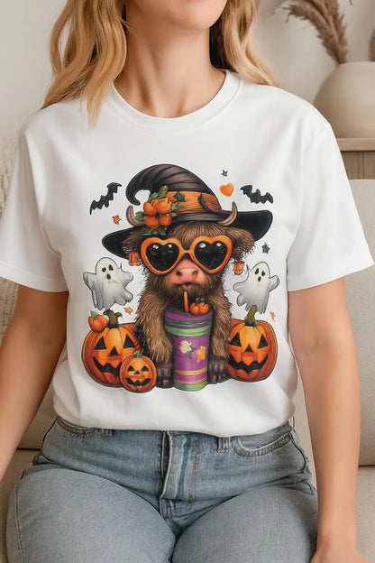 HIGHLAND COW HALLOWEEN SIPPING ON DRINK - T-SHIRT