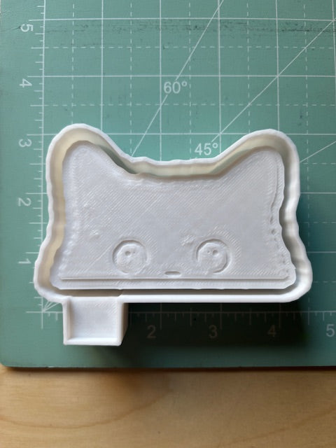 PEEKING CAT -FRESHIE MOLD